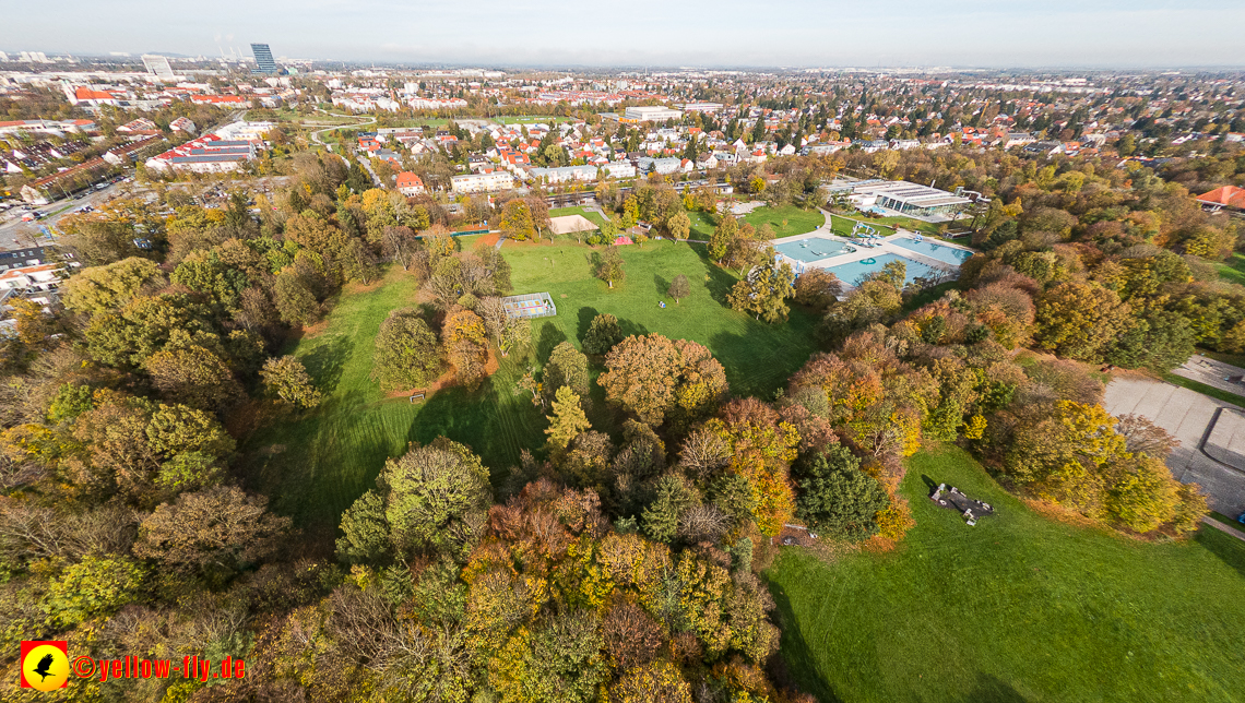 03.11.2022 -  Ostparksee mit Umgebung in Neuperlach